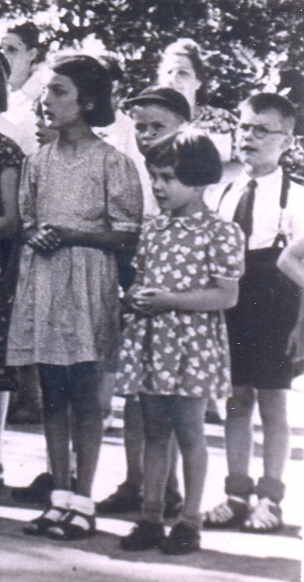 Colonie russe au Château de Huyenhoven à Perk. Chœur des enfants. Extrait Natacha Griasnoff, Sacha Troiepolsky 1950